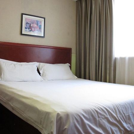 Greentree Alliance Jiangxi Nanchang Honggutan Middle Fenghuang Avenue Hotel Экстерьер фото